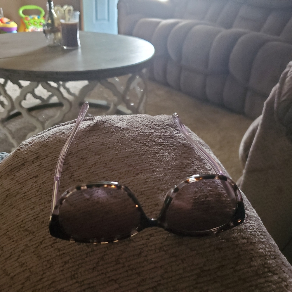 Sunglasses - Picture 2 of 4